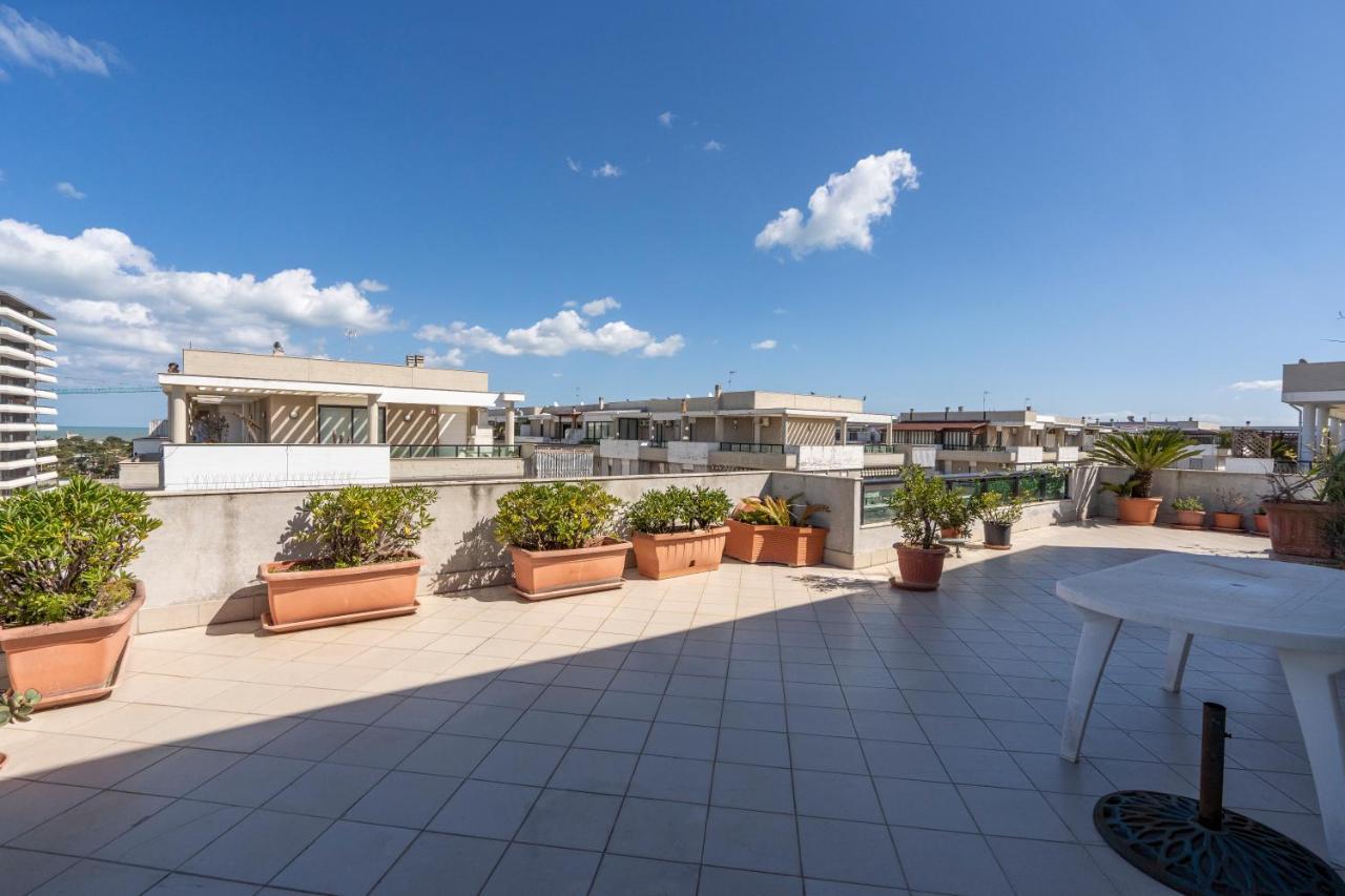 Grazia Attic Apartment With Terrace Trani Εξωτερικό φωτογραφία