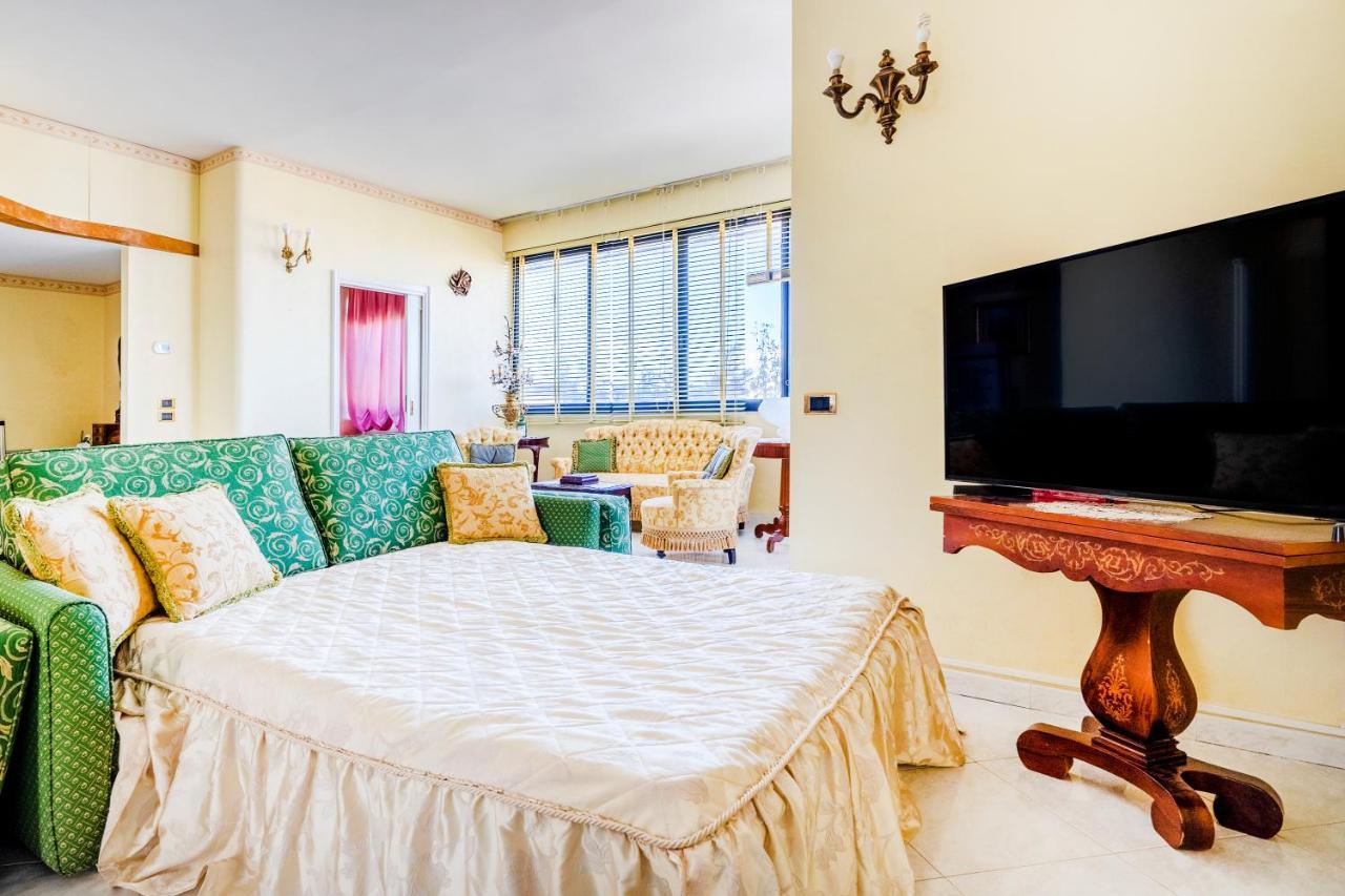 Grazia Attic Apartment With Terrace Trani Εξωτερικό φωτογραφία